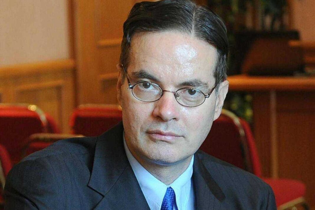 KlausDavi_serio_fg