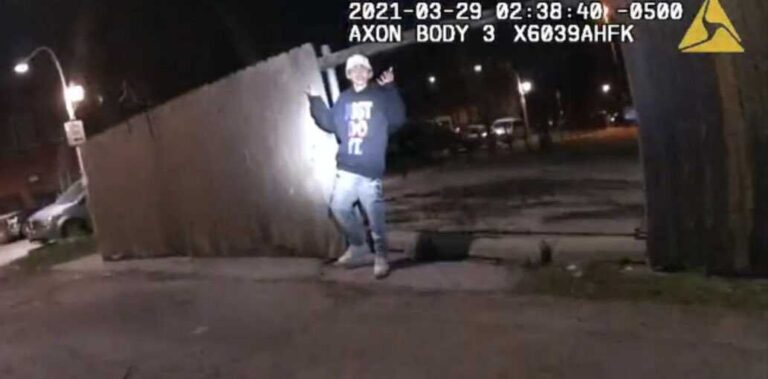 Usa: video mostra agente sparare a 13enne che alza mani. Pubblicate immagini