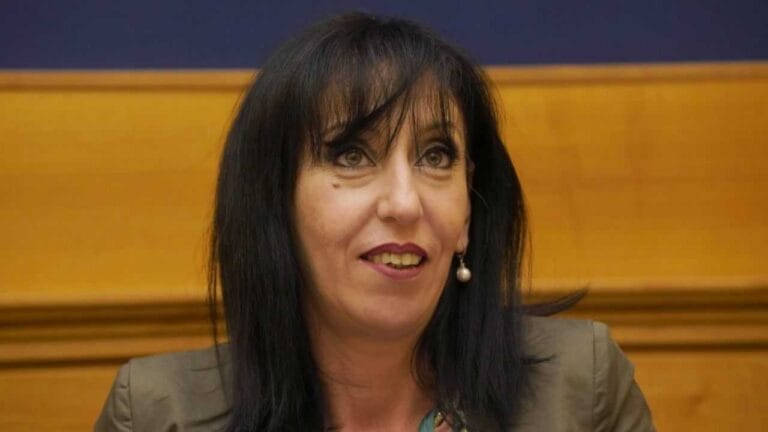 Scuole.  Macina (M5S). “Riaprono ma Emiliano scarica su famiglie e dirigenti scolastici”