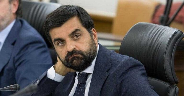 Csm. Processo disciplinare per Palamara e altri magistrati. Ma lui dice: “paese dominato dall’illegalità”