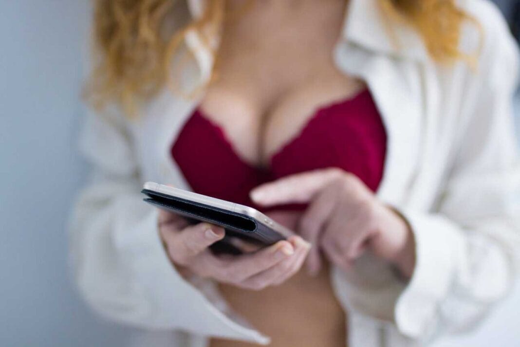 quei-clienti-insoddisfatti-che-sul-web-insultano-le-prostitute-j2vi