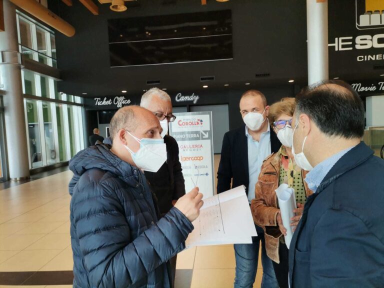 Al via primo hub vaccinale dentro un Centro commerciale nella Regione Sicilia