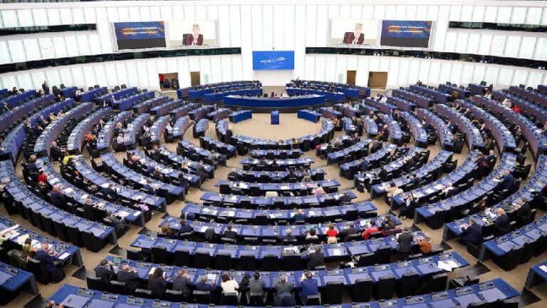 Commissione Europea, UNICEF e OMS: più di 298 000 casi di pertosse e 127.000 di morbillo nel 2024
