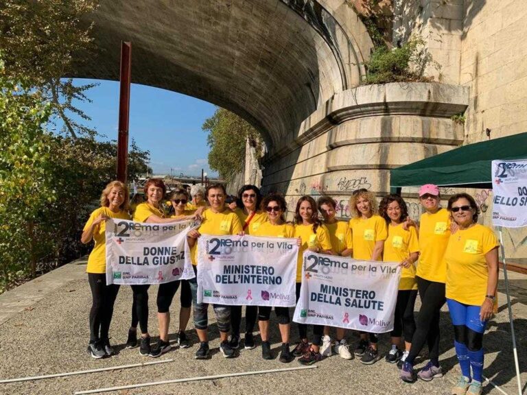 A Roma il 14 ottobre si rema insieme lungo il Tevere  contro il tumore al seno