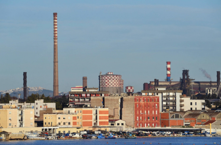 Il Consiglio di Stato consente la prosecuzione dell’attività di alcuni stabilimenti produttivi, tra cui quello dell’ex Ilva di Taranto