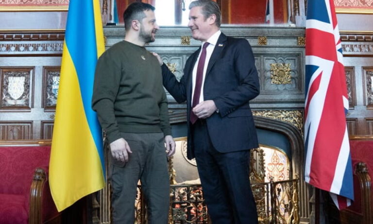 Ucraina. Il premier britannico Starmer visita Kiev per firmare la “Partenariato di 100 anni” contro “l’ambizione di Putin”